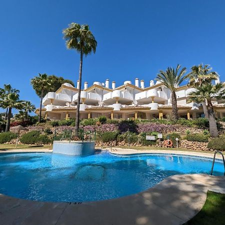 Fantastic Views, Large Apartment With 3 Pools, Minutes From Beach And Golf Mijas Costa Spain Sitio de Calahonda Exterior photo